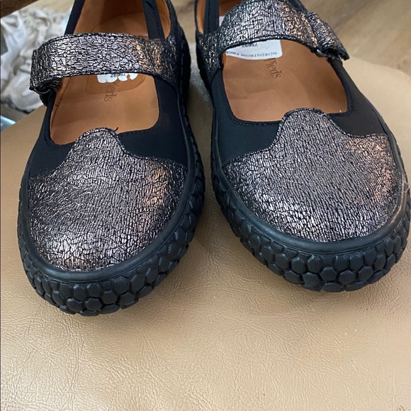 L'AMOUR des PIEDS Zahavah Sporty Mary Jane Silver Crackle Black Size 6M - Picture 2 of 6